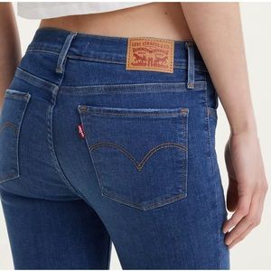 NWOT LEVI 710 Super Skinny Jean